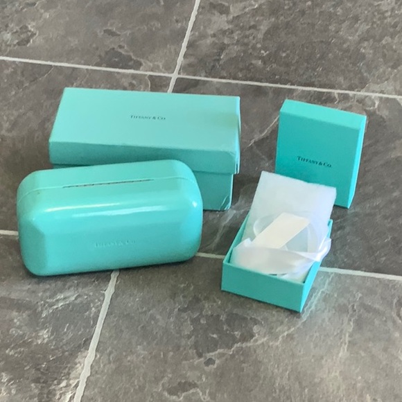 Luxury/Designer Shopping Bags, Boxes, and…. - Picture 2 of 8